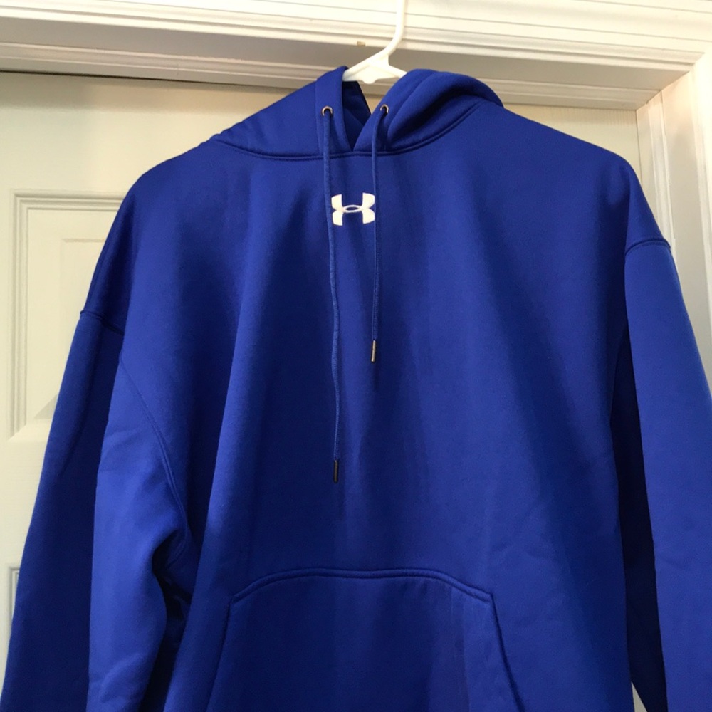 Excellent used condition under armour sweatshirt
